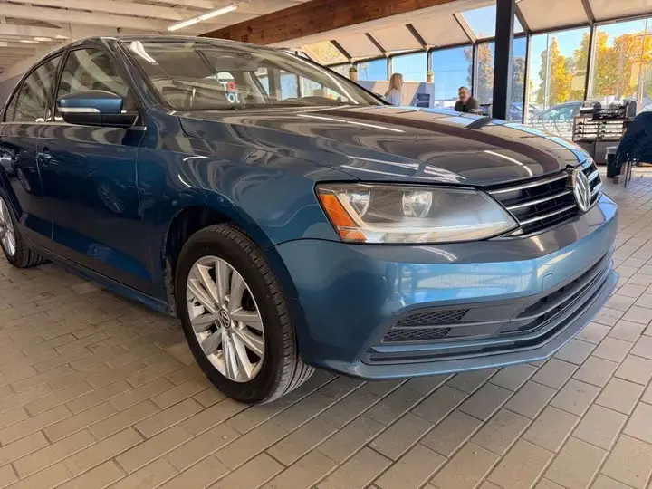 Volkswagen Jetta 2017 photo 2