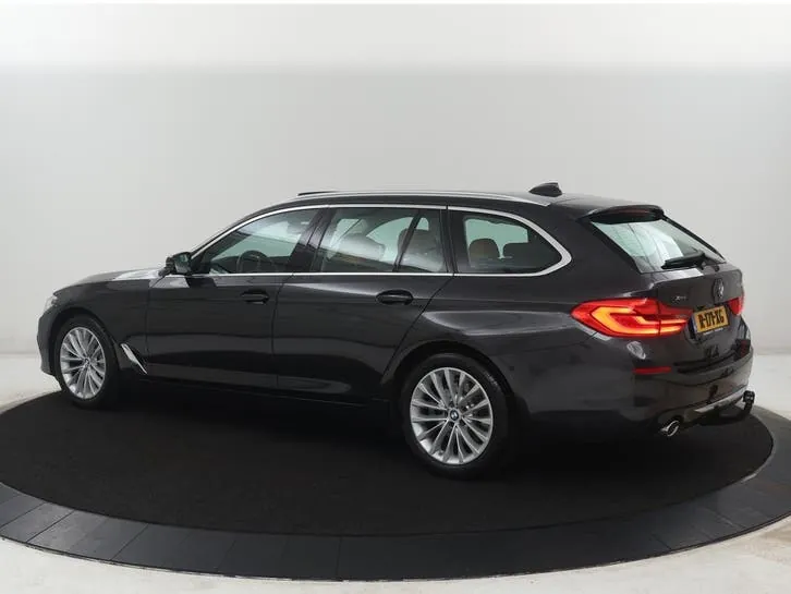 BMW 5 Series 2018 photo 2