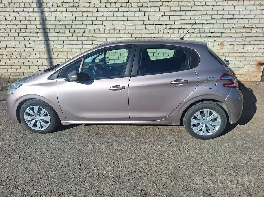Peugeot 208 2012 photo 5
