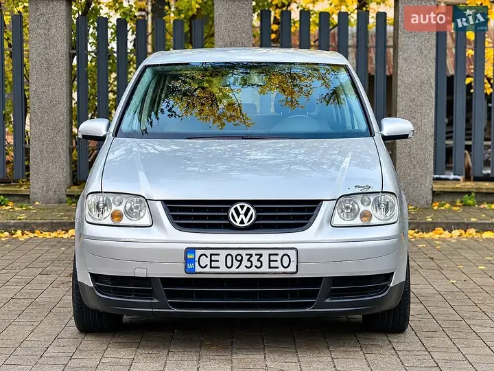 Volkswagen Touran 2003 photo 2