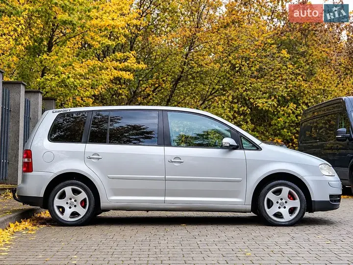 Volkswagen Touran 2003 photo 5
