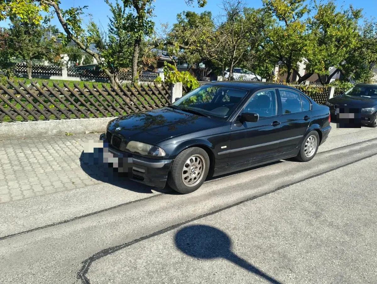 BMW 3Er-Reihe 320I 2001 photo 2