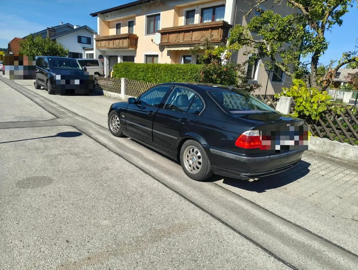 BMW 3Er-Reihe 320I 2001 photo 3