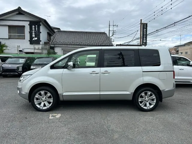 Mitsubishi Delica D 2017 photo 4