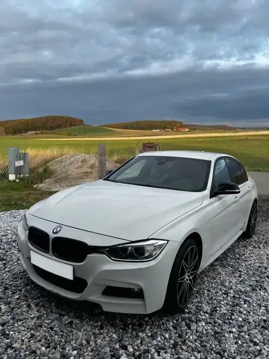 BMW 3 Series 2013 photo 2