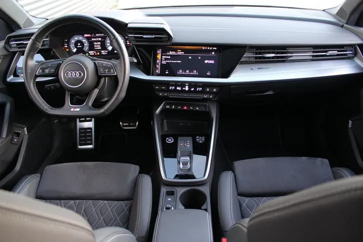 Audi A3 2022 photo 2