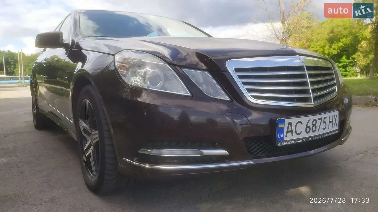 Mercedes-Benz E-Class 2012 photo 5