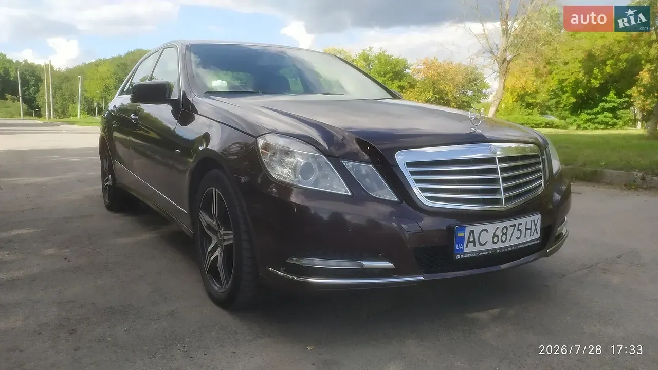 Mercedes-Benz E-Class 2012 photo 4