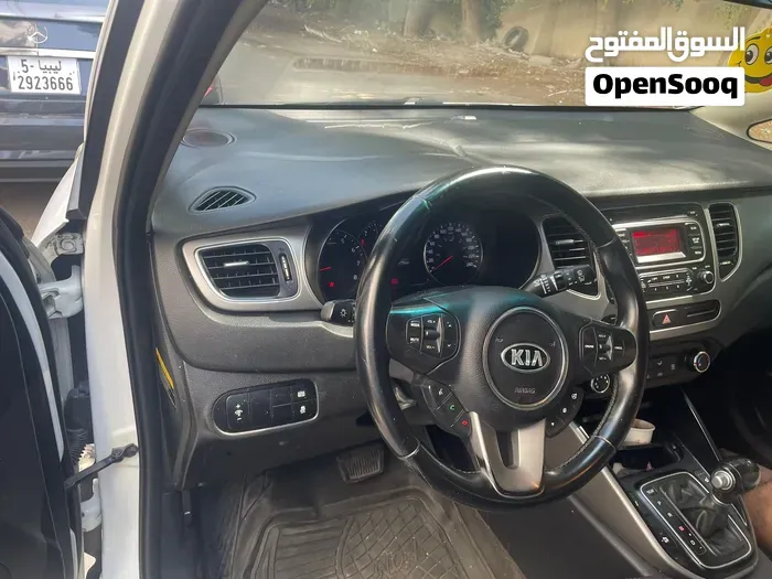 Kia Rondo 2016 photo 4
