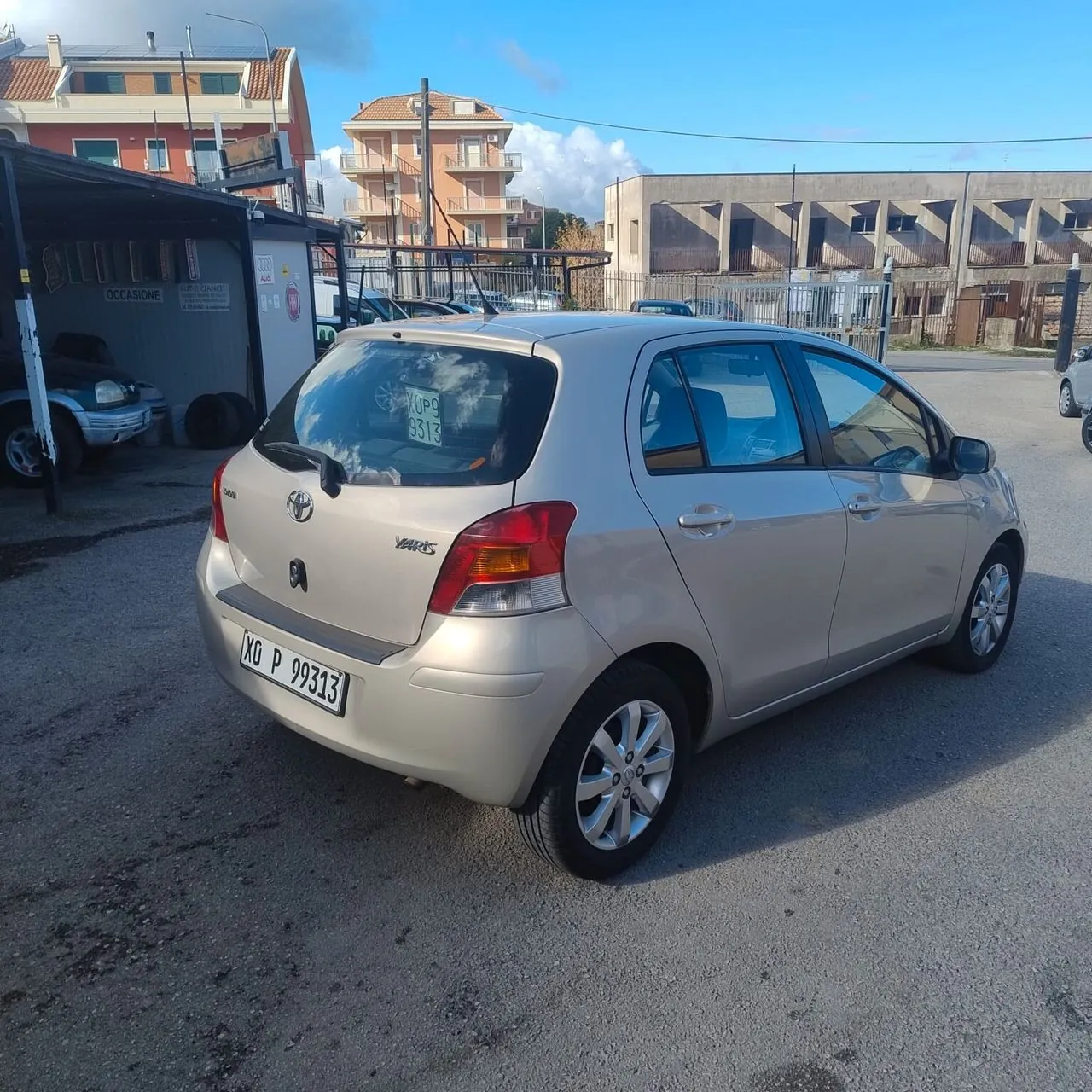 Toyota Yaris 2010 photo 3