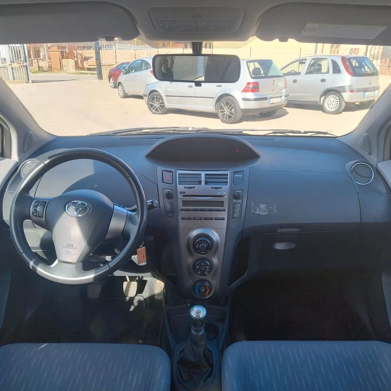 Toyota Yaris 2010 photo 5