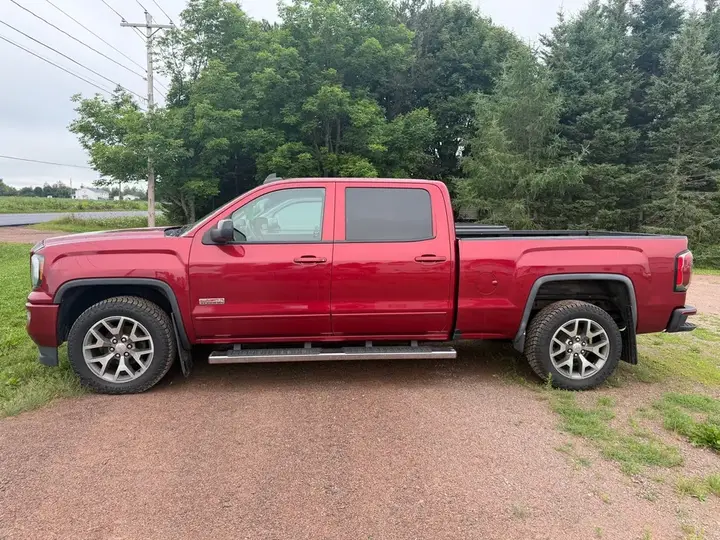 GMC Sierra 2018 photo 2
