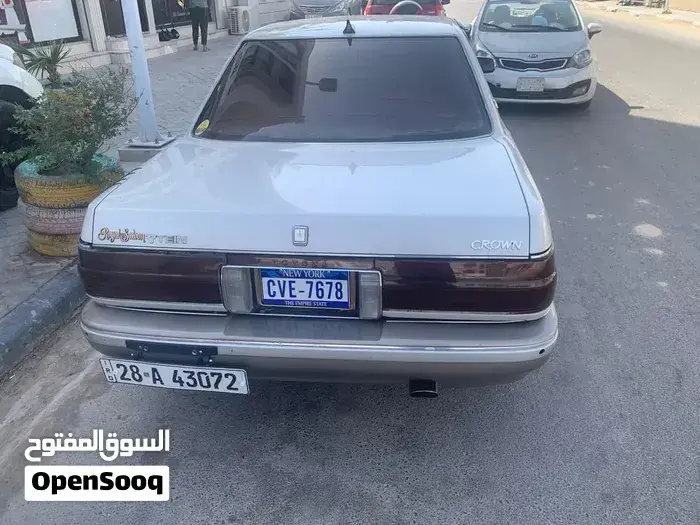 Toyota Crown 1991 photo 5