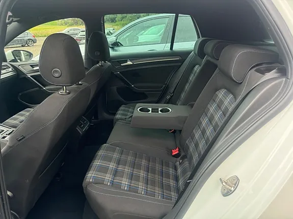 Volkswagen Golf 2018 photo 5