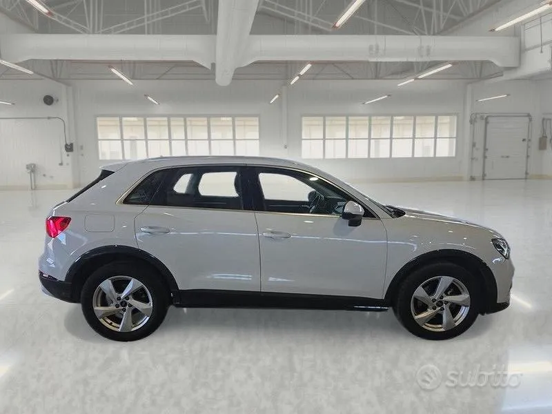 Audi Q3 2023 photo 3
