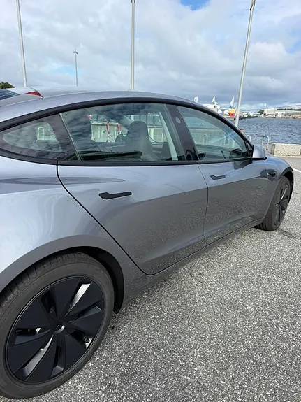 Tesla Model 3 2025 photo 5