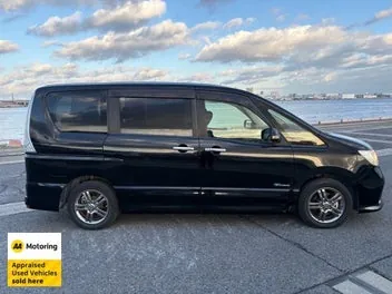 Nissan Serena 2013 photo 4