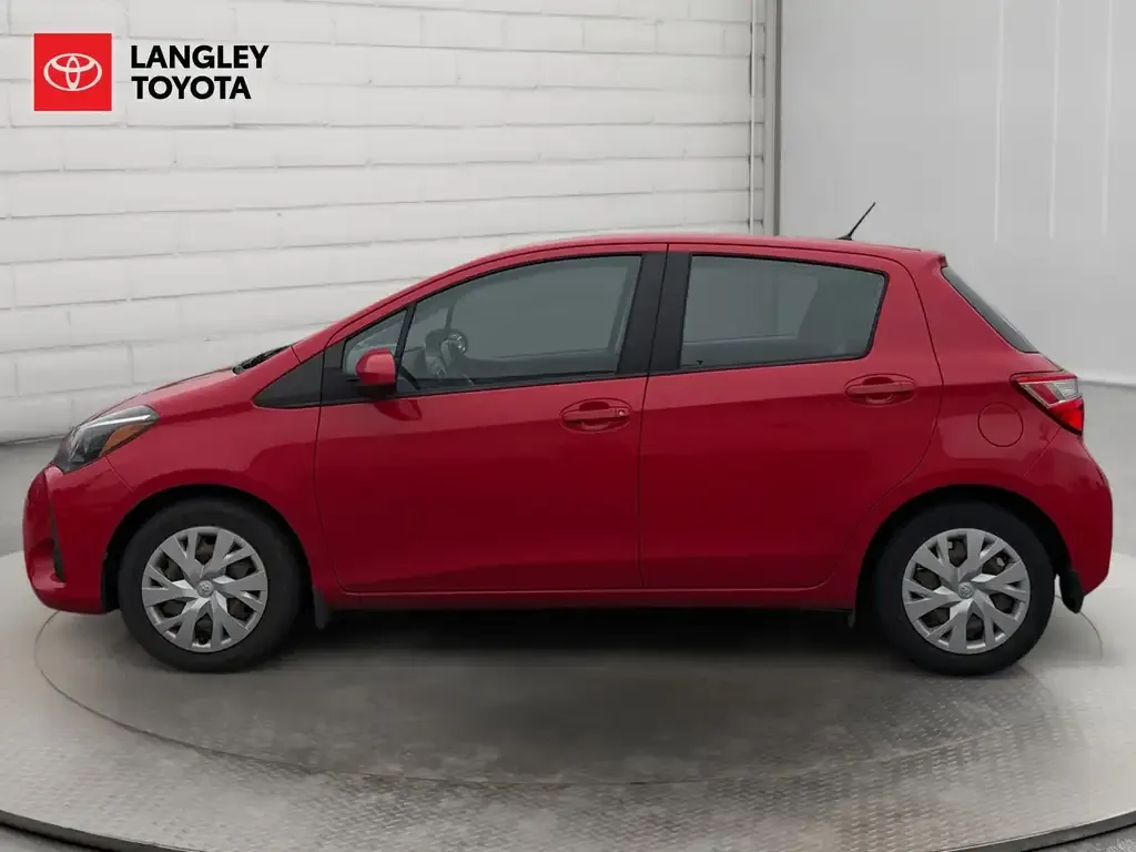 Toyota Yaris 2018 photo 2
