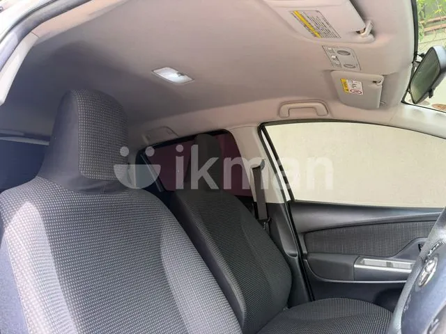 Toyota Vitz 2015 photo 4