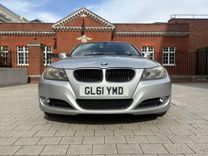 BMW 3 Series 2011 photo 5