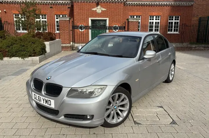 BMW 3 Series 2011 photo 4