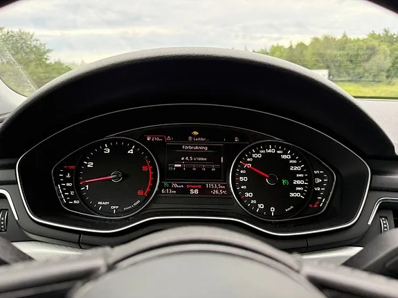 Audi A4 2017 photo 4