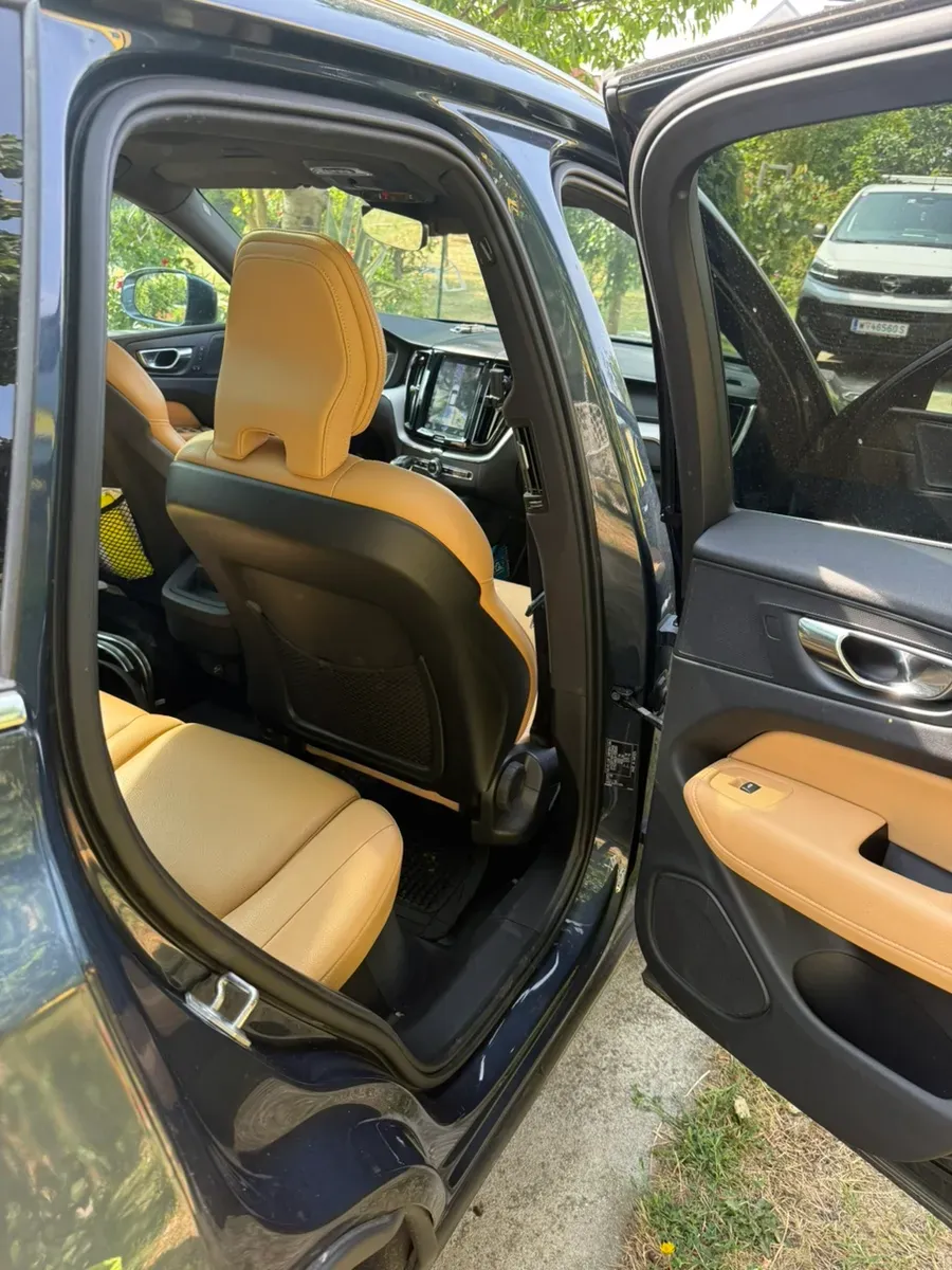 Volvo Xc60 2019 photo 3