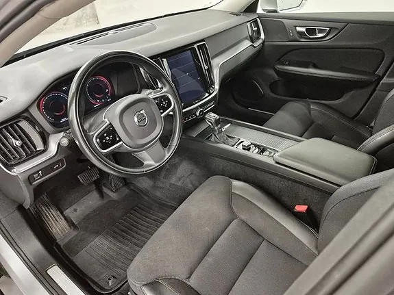 Volvo V60 2020 photo 2