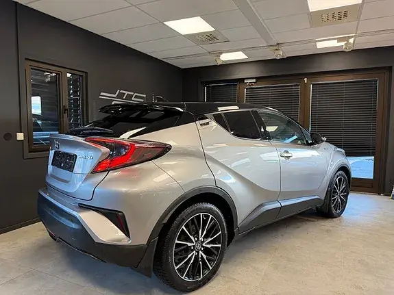 Toyota C-Hr 2017 photo 5