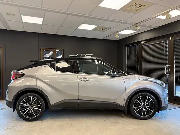 Toyota C-Hr 2017 photo 4