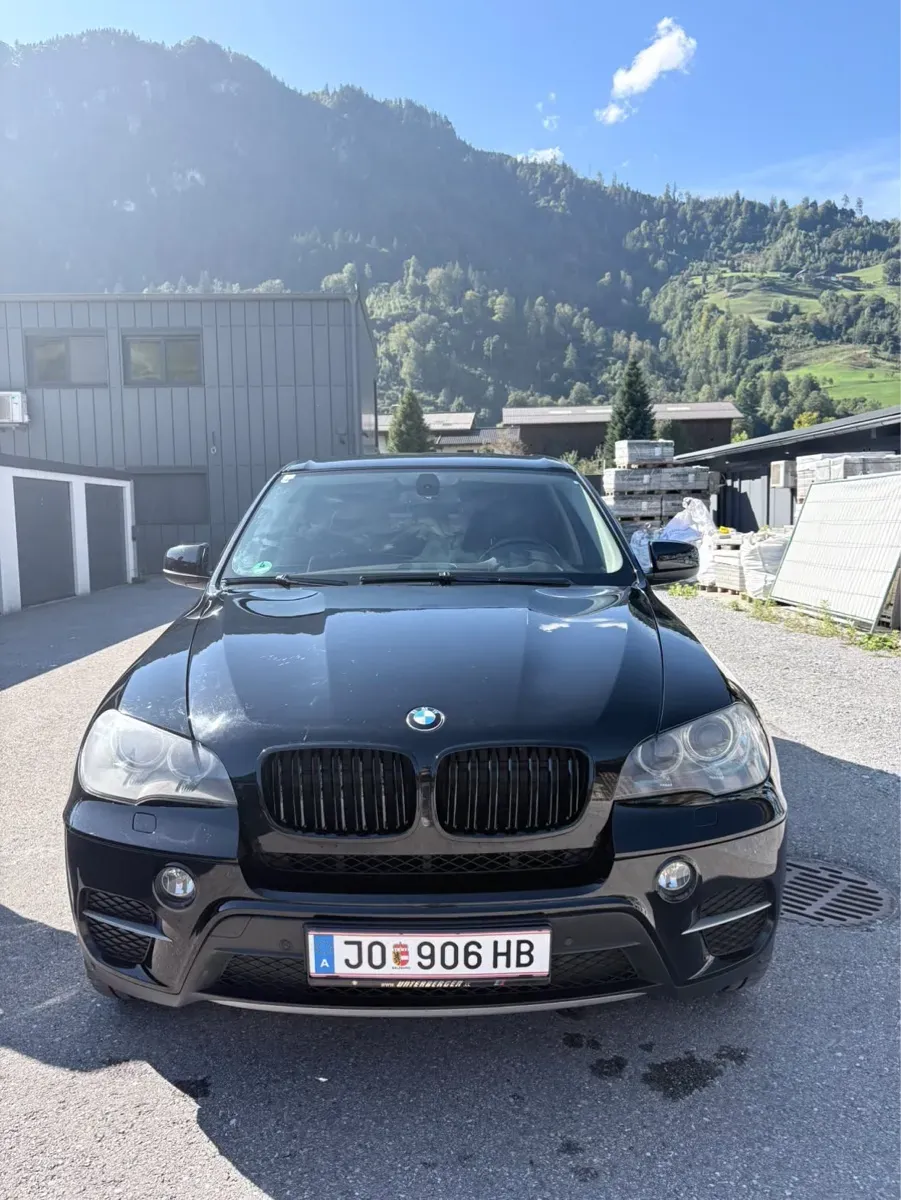 BMW X5 2011 photo 2