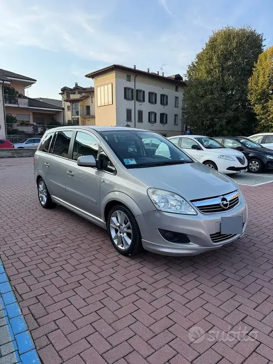 Opel Zafira 2010 photo 3
