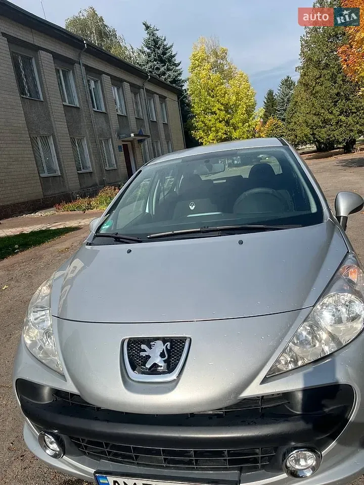 Peugeot 207 2009 photo 4