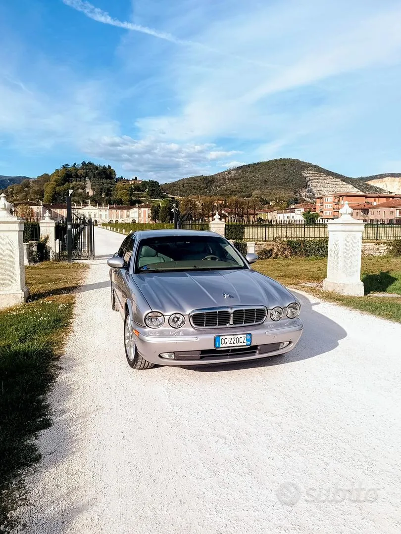 Jaguar Xj