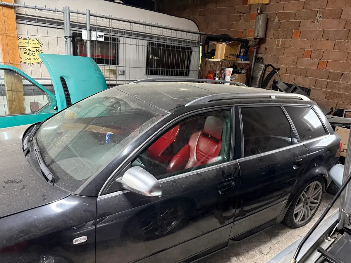 Audi A4 2004 photo 2