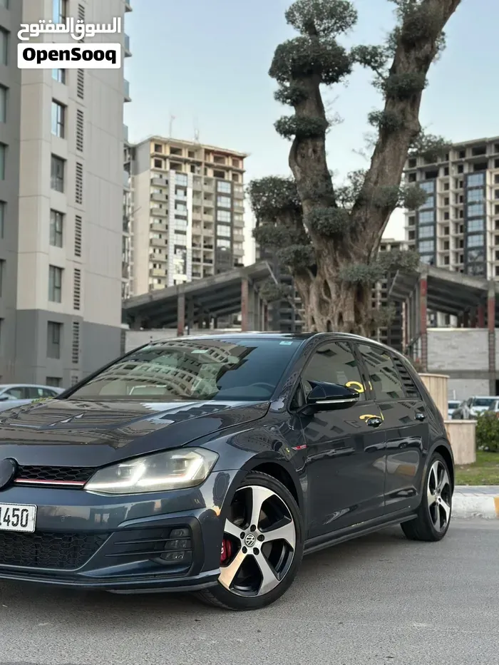 Volkswagen Golf 2019 photo 2