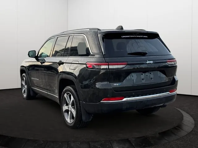 Jeep Grand Cherokee 2023 photo 3