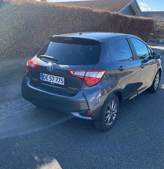 Toyota Yaris 2017 photo 3