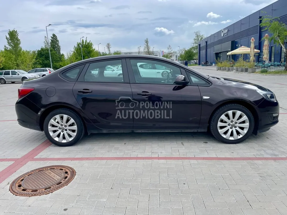 Opel Astra 2017 photo 2