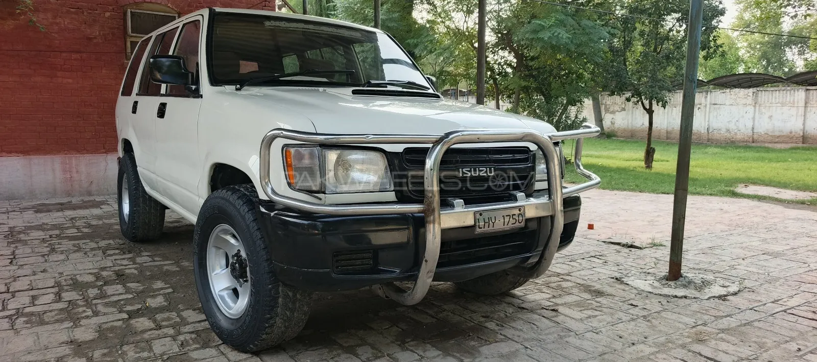 Isuzu Trooper