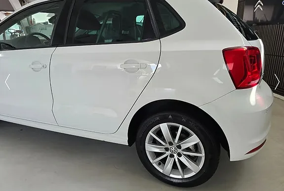 Volkswagen Polo 2015 photo 4