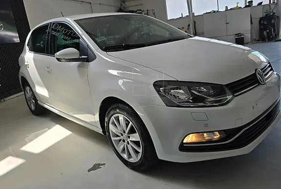 Volkswagen Polo 2015 photo 2