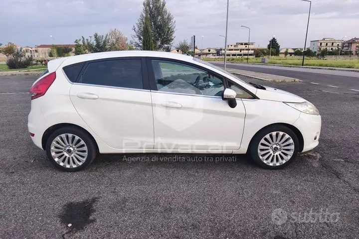 Ford Fiesta 2009 photo 4