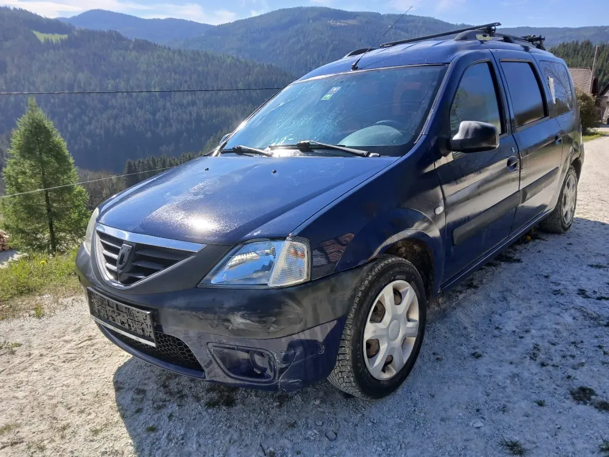 Dacia Logan 2006 photo 2