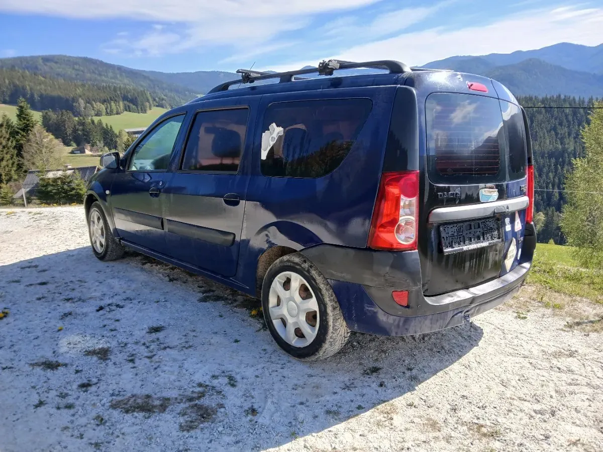 Dacia Logan 2006 photo 3
