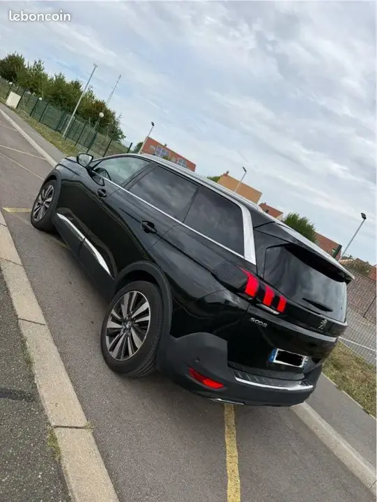 Peugeot 5008 2018 photo 2