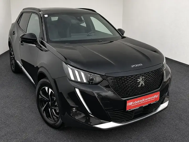 Peugeot E-2008