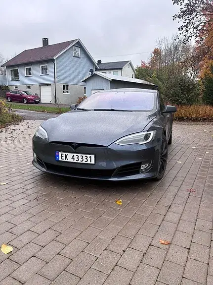 Tesla Model S 2017 photo 3