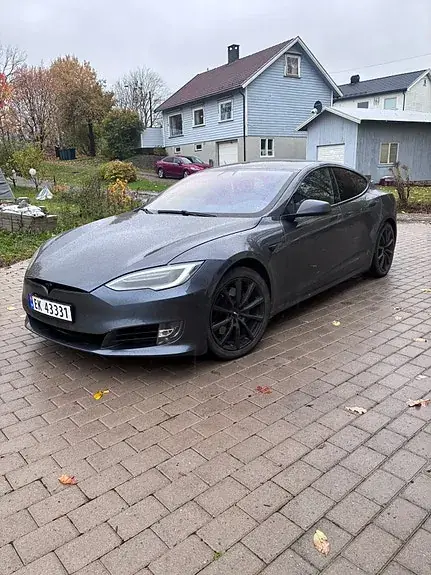 Tesla Model S 2017 photo 2
