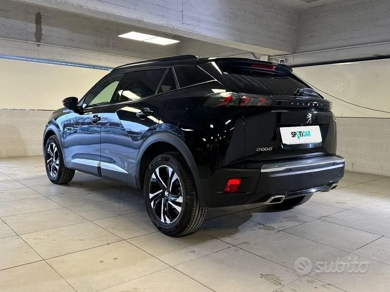 Peugeot 2008 2023 photo 3